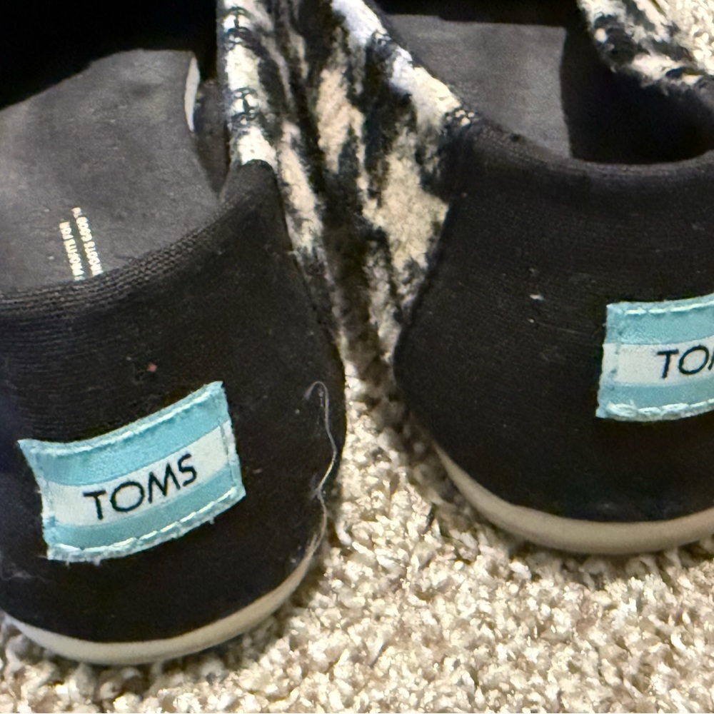 TOMS Women's Houndstooth Flats in Black and Cream - Picture 3 of 3
